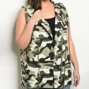 PLUS SIZE CAMOUFLAGE VEST